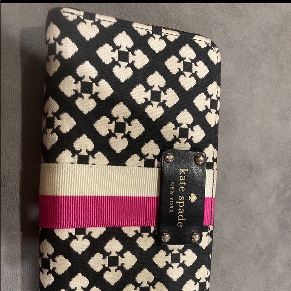 SOLD Kate Spade wallet - Picture 5 of 11